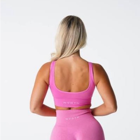 NVGTN Bubble Gum Pink Elevate Seamless Bra Size medium hot magenta padded - Picture 4 of 6